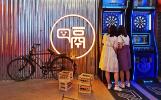 【图集】即买即拿，无需等待：你还会选择线下购物吗？|界面新闻 · 影像