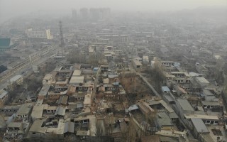 【图集】各地救援组织陆续到达现场，御寒物资最为紧缺|界面新闻 · 影像